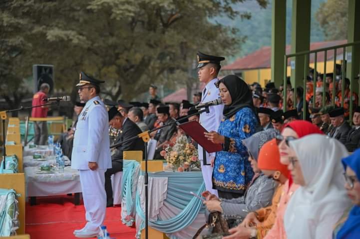 Pj.Wali Kota Padangsidimpuan Letnan Dalimunthe bertindak sebagai Irup HUT ke-22 Pemko Padangsidimpuan  di Stadion HM.Nurdin Nasution Padangsidimpuan, Selasa (17/10/2023). (IST)