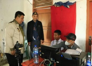 Bupati Samosir berkantor di Desa Sijambur. (Suriono Brandoi)