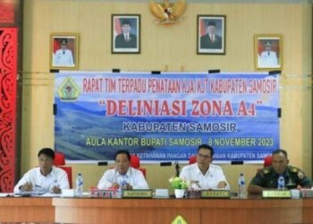 Rapat pembahasan penataan KJA di perairan Danau Toba Samosir. (Suriono Brandoi)