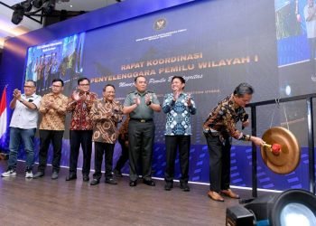 Pj. Gubernur Sumut Hassanudin menghadiri Rapat Koordinasi Penyelenggara Pemilu Wilayah I yang diselenggarakan Dewan Kehormatan  Penyelenggara Pemilihan Umum Republik Indonesia (DKPPU RI) di Ballroom Hotel Le Polonia, Jalan Sudirman, Medan, Rabu (30/11/2023). (Diskominfo Sumut)