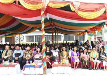 Ibadah doa bersama korban bencana alam di Sihotang.(Suriono).