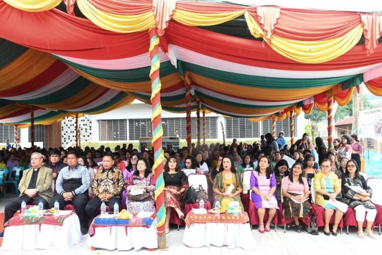 Ibadah doa bersama korban bencana alam di Sihotang.(Suriono).