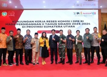 Pj. Gubernur Sumut Hassanudin menerima Kunjungan Kerja Reses Komisi I DPR RI di Aula Tengku Rizal Nurdin, Rumah Dinas Gubernur Sumut, Jalan Sudirman No. 41, Medan, Kamis (7/12/2023). (Diskominfo Sumut)