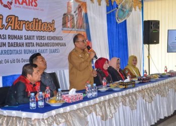 Pj. Wali Kota Padangsidimpuan Letnan Dalimunthe memberikan sambutan di Survei Akreditasi Rumah Sakit Umum Daerah Kota Padangsidimpuan. (IST)