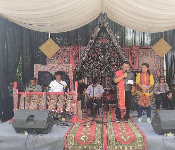 Acara revitalisasi makanan para raja Batak Toba di Samosir.(Suriono Brandoi)