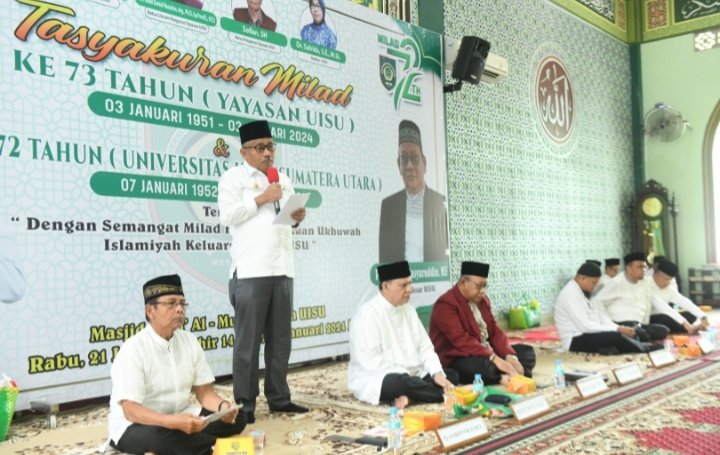 Asisten Pemerintahan dan Kesejahteraan Rakyat Pemprov Sumut Basarin Yunus Tanjung mewakili Pj Gubernur Sumut Hassanudin, menghadiri Tasyakuran Milad ke-73 Yayasan Universitas Islam Sumatera Utara (UISU)  di Masjid Jami' Almunawarrah UISU Jalan Sisingamangaraja Medan, Rabu (3/01). (Diskominfo Sumut)