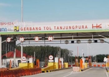 Gerbang tol Tanjungpura.