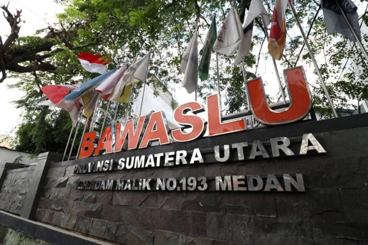 Kantor Bawaslu Medan.