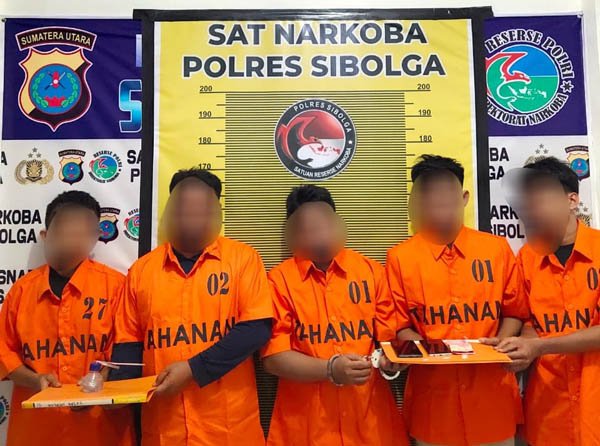 Kelima tersangka diamankan di Polres Sibolga.