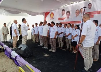 Ketua Gerindra Sumut Gus Irawan Pasaribu melantik Dr Erikson Sianipar jadi Ketua Gerindra Taput beserta jajarannya.