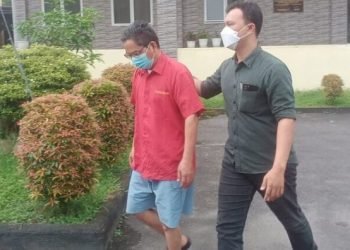 Oknum guru di Medan yang menyetubuhi keponakan bersama anak laki-lakinya. 
