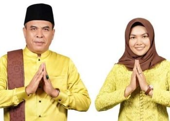 Bupati Mandailing Natal (Madina) Jafar Sukhairi Nasution serta Wakil Bupati Madina Atika Azmi Utammi Nasution