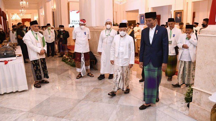Presiden Joko Widodo bersama dengan Wakil Presiden Ma'ruf Amin.