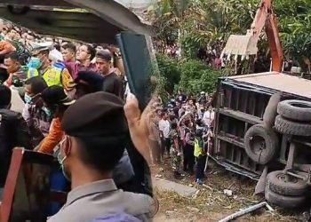 TKP lokasi tabrakan beruntun di Dusun Bulupange, Kecamatan Merek Raya.