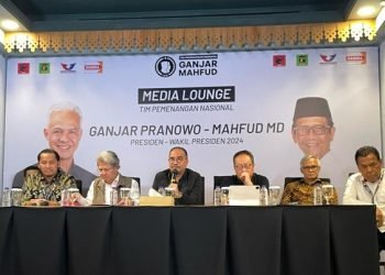 TPN Ganjar-Mahfud menyoroti perhitungan suara melalui Sistem Informasi Rekapitulasi Pemilu (Sirekap) KPU. TPN minta Sirekap diaudit.