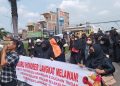 Ratusan guru honorer di Kabupaten Langkat yang menggelar aksi demo di Polda Sumut beberapa waktu lalu.