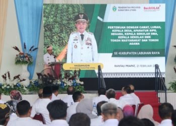 Penjabat (Pj) Gubernur Sumatera Utara (Sumut) Hassanudin silaturahmi bersama Camat, Lurah, Kepala Desa, para ASN Pemerintah Kabupaten serta Tokoh masyarakat dan Tokoh Agama se-Labuhanbatu Raya di Pendopo Rumah Dinas Bupati Kabupaten Labuhanbatu, Rabu (21/2). (Diskominfo Sumut)