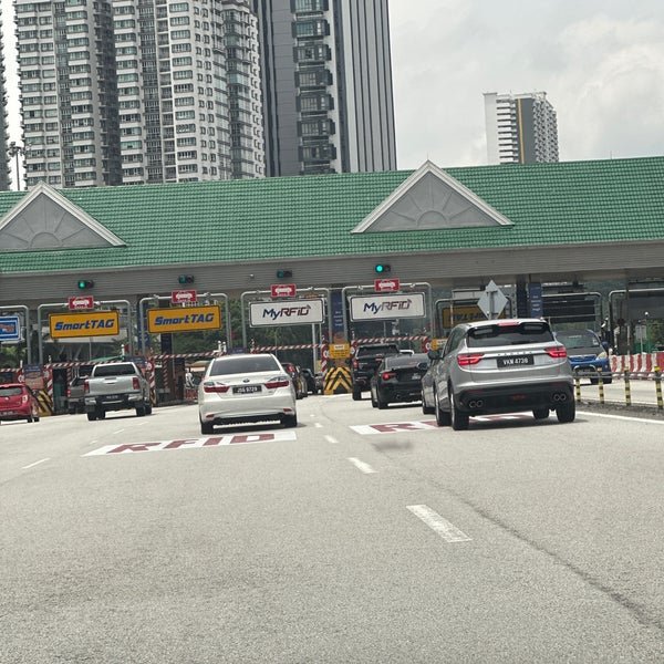 Gerbang Tol Duta Kuala Lumpur.