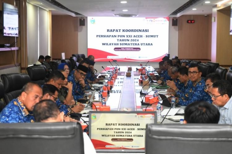 Pj Gubernur Sumatera Utara Hassanudin didampingi Ketua Harian PON 2024 Afifi Lubis memimpin Rapat Koordinasi Persiapan Pekan Olahraga Nasional (PON) XXI Aceh - Sumut Tahun 2024 Wilayah Sumut, di Ruang Rapat 1 lantai 2 Kantor Gubernur Sumut Jalan Diponegoro No 30, Medan, Senin (19/02). (IST)
