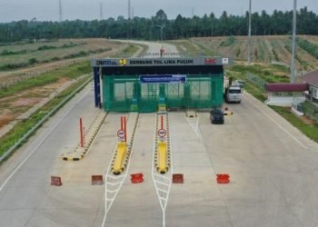 Gerbang tol Limapuluh.