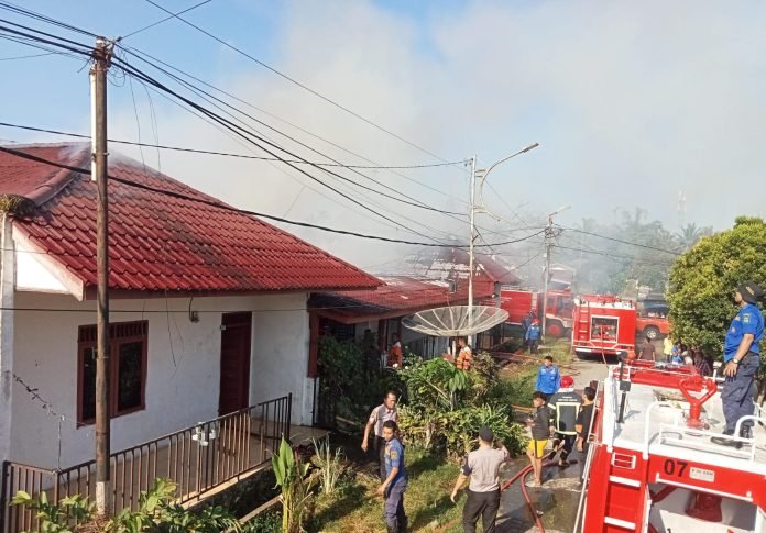 Kebakaran rumah di Kelurahan Sigulang-gulang Kecamatan Siantar Utara Kota Pematangsiantar. 