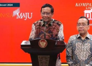 Menko Polhukam yang juga calon wakil presiden nomor urut 3 Mahfud MD mengatakan telah menyampaikan surat pengunduran diri ke Presiden Joko Widodo (Jokowi) di Istana Kepresidenan Jakarta, Kamis (1/2).