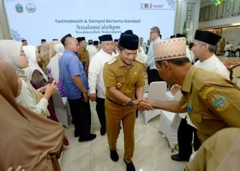 Pj Gubernur Sumatera Utara (Sumut) Hassanudin menghadiri Peringatan Isra Mikraj Nabi Besar Muhammad SAW 1445 H/2024 M di Lingkungan Pemerintah Provinsi Sumut di Aula Raja Inal Siregar Kantor Gubernur Sumut, Jalan Diponegoro Nomor 30 Medan, Selasa (27/2).
(Diskominfo Provsu)