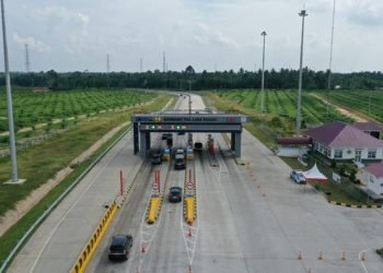 Gerbang tol Lima Puluh. 