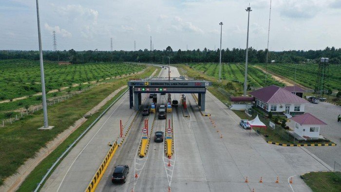Gerbang tol Lima Puluh.
