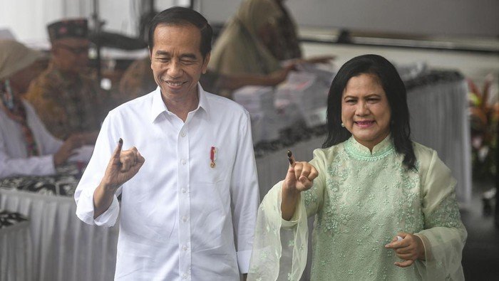 Jokowi dan Ibu Negara Iriana Jokowi.