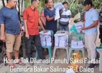 Saksi Partai Gerindra di Langkat bakar salinan C hasil gegara gaji tidak dilunasi. 