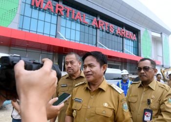 Pj Gubernur Sumut Hassanudin meninjau Pengerjaan Pembangunan Venue PON XXI Tahun 2024 Aceh - Sumut di Desa Sena dan di Jalan William Iskandar, Kabupaten Deliserdang, Senin (12/2/2024). (Diskominfo Sumut)