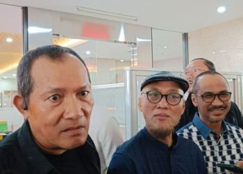 Para mantan pimpinan KPK mendatangi Mabes Polri desak agar Firli Bahuri ditahan.