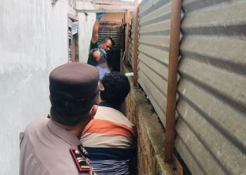 Penemuan korban dalam kondisi tergantung. 