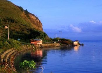 Pantai Lumban Silintong.