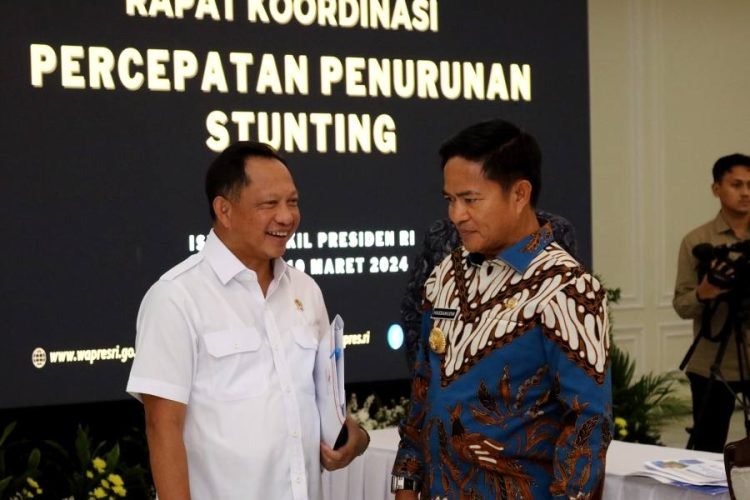 Penjabat (Pj) Gubernur Sumatera Utara (Sumut) Hassanudin  mengikuti rapat evaluasi pencapaian target prevalensi stunting bersama Tim Percepatan Penurunan Stunting (TPPS) yang dipimpin Wakil Presiden Ma’ruf Amin, di Istana Wapres, Jakarta, Selasa (19/3). (DISKOMINFO SUMUT)