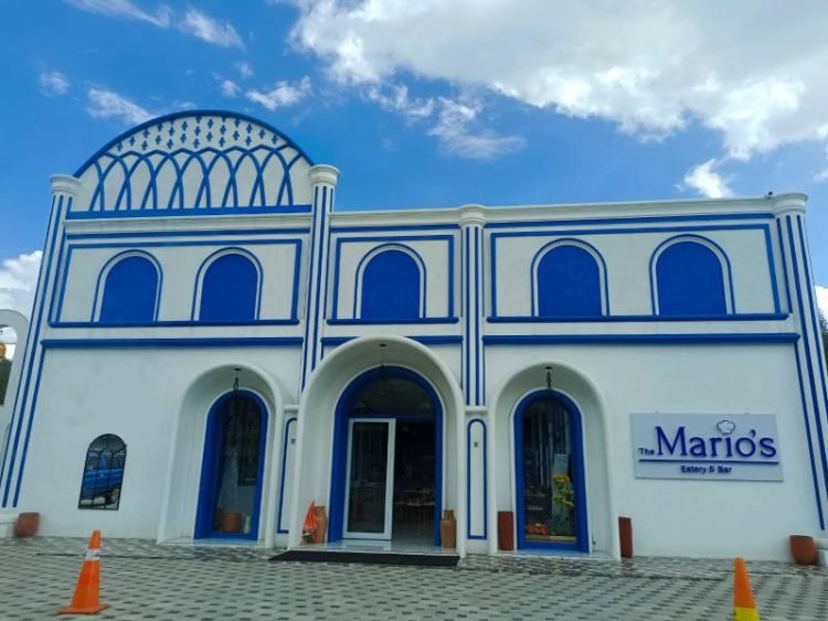 Bangunan The Mario's Eatery & Bar.