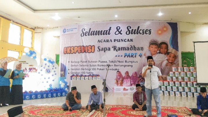 Asisten I Pemerintahan, Iswan Nagabe Lubis,memberikan sambutan pada Ekspedisi Sapa Ramadhan Part 4 dan Berbuka Bersama dengan Relawan GERCEP di Gedung Adam Malik, Padangsidimpuan, Minggu (31/3). (IST)