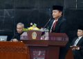 Pj Gubernur Sumatera Utara (Sumut) Hassanudin menghadiri dan menyampaikan pidato pada Rapat Paripurna dalam rangka memperingati HUT ke-76 Provinsi Sumut di Gedung Paripurna DPRD Sumut Jalan Imam Bonjol Medan, Rabu (17/4). (Diskominfo Provsu)