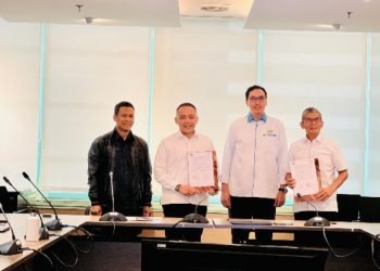 Direktur Utama PTPN IV Jatmiko Santosa dan Direktur Utama PTPN I Teddy Yunirman Danas bersama Wakil Dirut PTPN III (Persero) Denaldy Mulino Mauna dan Direktur Produksi & Pengembangan PTPN III (Persero) Mahmudi. KSO PalmCo dan SupportingCo mentasbihkan PalmCo menjadi perusahaan perkebunan sawit terluas di dunia. (IST)