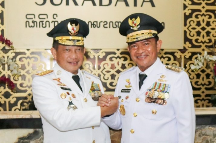 Penjabat (Pj) Gubernur Sumatera Utara (Sumut) Hassanudin mengikuti upacara peringatan Hari Otonomi Daerah (Otda) XXVIII tingkat nasional di Balai Kota Surabaya, Jawa Timur, Kamis (25/4).  (DISKOMINFO SUMUT)

 