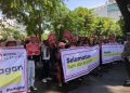 Ratusan warga perwakilan Aliansi Gerakan Tutup PT. Toba Pulb Lestari (TPL) melakukan aksi protes di depan kantor DPRD Provinsi Sumatera Utara, Jalan Imam Bonjol Medan, Kamis (18/4/2024).