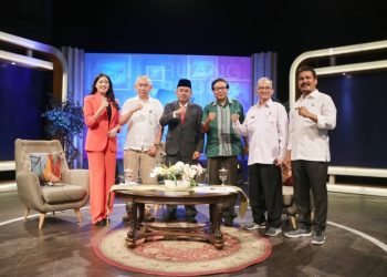 Asisten Pemerintahan dan Kesejahteraan Rakyat Provinsi Sumatera Utara (Sumut) Basarin Yunus Tanjung menghadiri Dialog Publik dalam rangka Perayaan HUT Ke-76 Provinsi Sumut Tahun 2024 di Studio TVRI Sumut, Jalan Yos Sudarso Medan, Rabu (17/4). (Diskominfo Sumut)