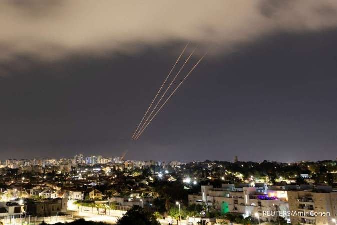 Serangan Iran ke Israel membuat situasai geopolitik dunia kian memanas.