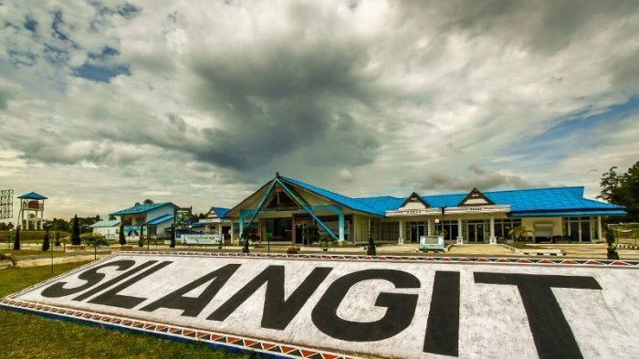 Bandara Sisingamangaraja XII di Silangit, Kecamatan Siborongborong, Kabupaten Tapanuli Utara turun status dari internasional menjadi domestik. 