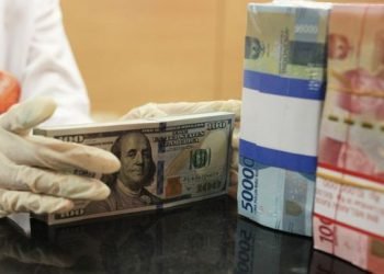 Nilai tukar rupiah dibuka berada di posisi Rp16.005 dolar AS di perdagangan pasar spot pada Selasa (16/4) pagi.