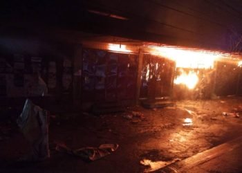 Ruko terbakar di Sei Rotan Kecamatan Percut Seituan, Deli Serdang, Minggu (7/4/2024).