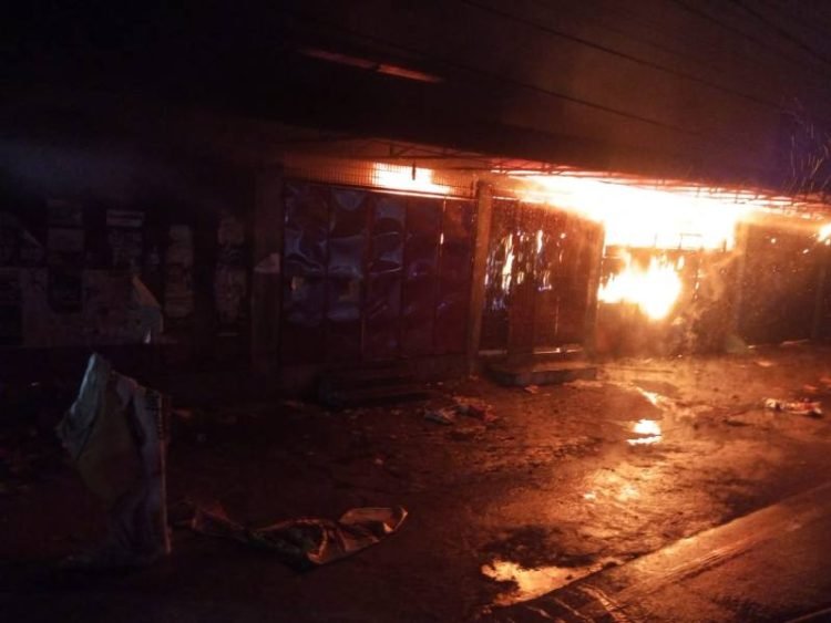 Ruko terbakar di Sei Rotan Kecamatan Percut Seituan, Deli Serdang, Minggu (7/4/2024).