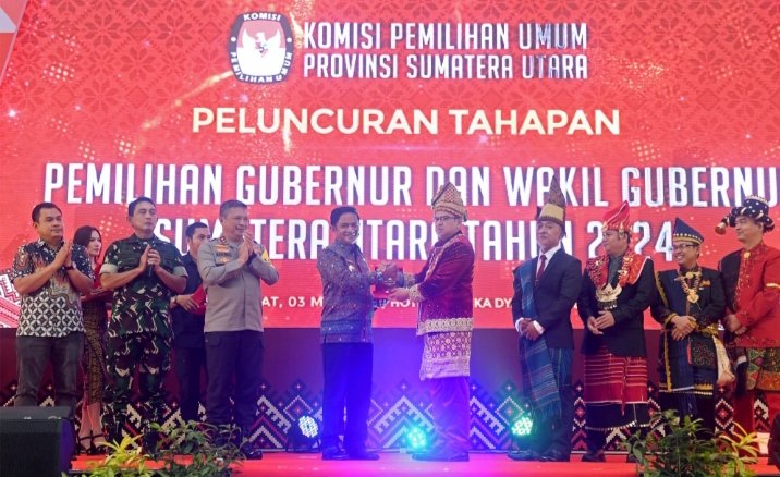 Pj Gubernur Sumut, Hassanudin menghadiri Peluncuran Tahapan Pemilihan Gubernur dan Wakil Gubernur Sumut Tahun 2024 yang diselenggarakan oleh Komisi Pemilihan Umum (KPU) Sumut di Ballroom Hotel Santika Premiere Dyandra, Jalan Kapten Maulana Lubis, Medan, Jumat (3/5/2024). (Diskominfo Sumut)