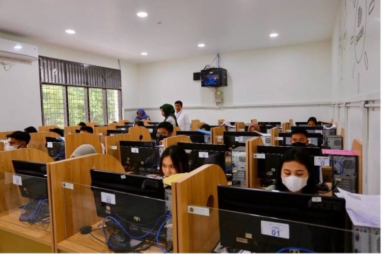 Ujian Tulis Berbasis Komputer (UTBK) Seleksi Nasional Berbasis Tes (SNBT) di Universitas Sumatera Utara (USU)  beberapa tahun lalu.